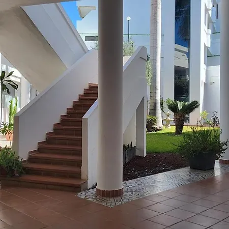 Fantastic With Seaview Апартаменти