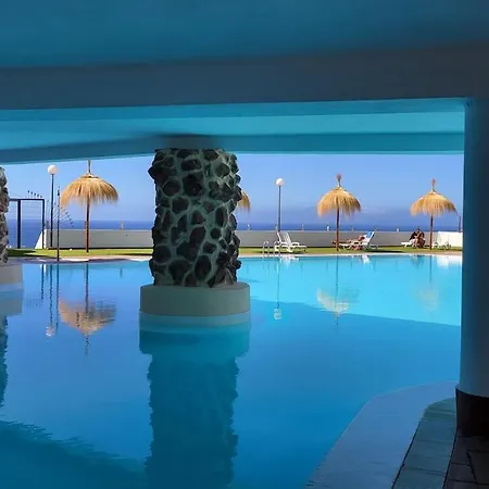 Fantastic With Seaview Апартаменти