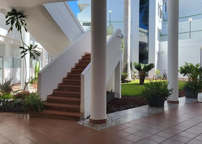 Fantastic With Seaview Апартаменти