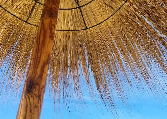 Апартаменти Fantastic With Seaview Адехе