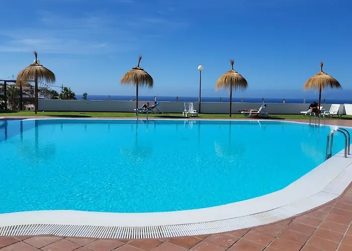 Апартаменти Fantastic With Seaview *