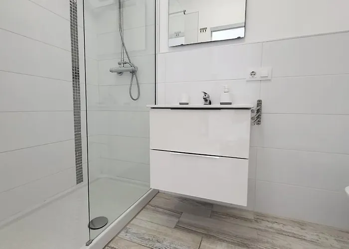 Апартаменти Fantastic With Seaview