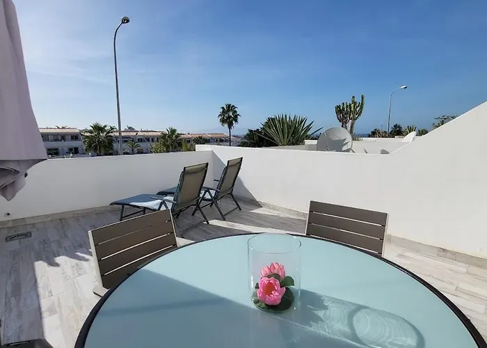 Апартаменти Fantastic With Seaview *